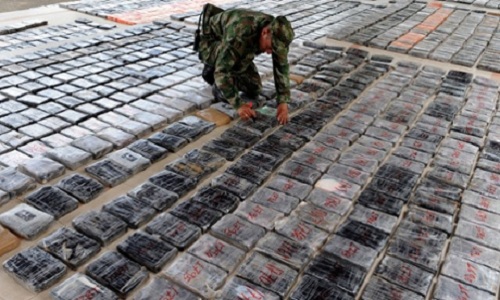 Bé gái 11 tuổi suýt chết vì nuốt nửa ký ma túy