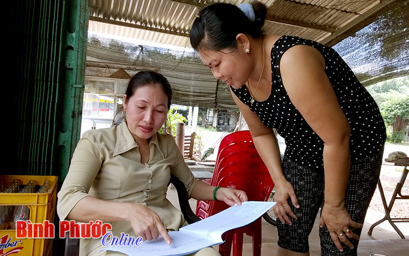 Chủ tịch Thị C&uacute;c - C&aacute;n bộ phụ nữ miệt m&agrave;i với c&ocirc;ng t&aacute;c hội