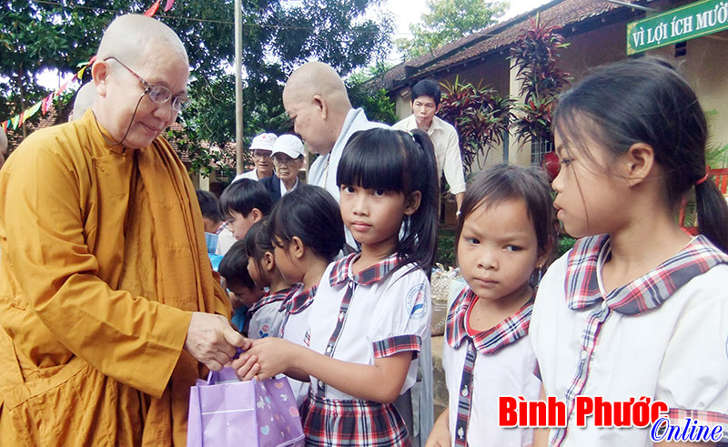 Đại Đức Thạch Nê điển hình về xây dựng đại đoàn kết các dân tộc