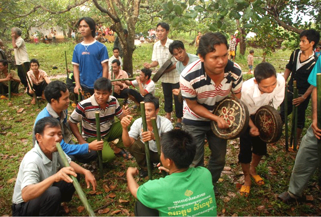 Chính sách phát triển du lịch vùng DTTS
