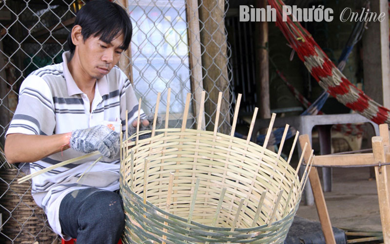 Sống tốt nhờ nghề đan cần xế