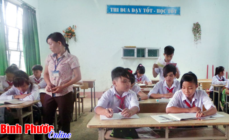 Đảng bộ x&atilde; T&acirc;n H&ograve;a thực hiện nghi&ecirc;m việc học nghị quyết