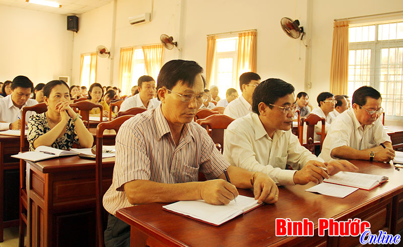 Đảng ủy KCQ d&acirc;n ch&iacute;nh đảng tập huấn về Đại hội đảng