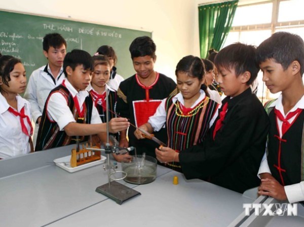 Tuyên dương 111 học sinh dân tộc thiểu số học giỏi năm 2014