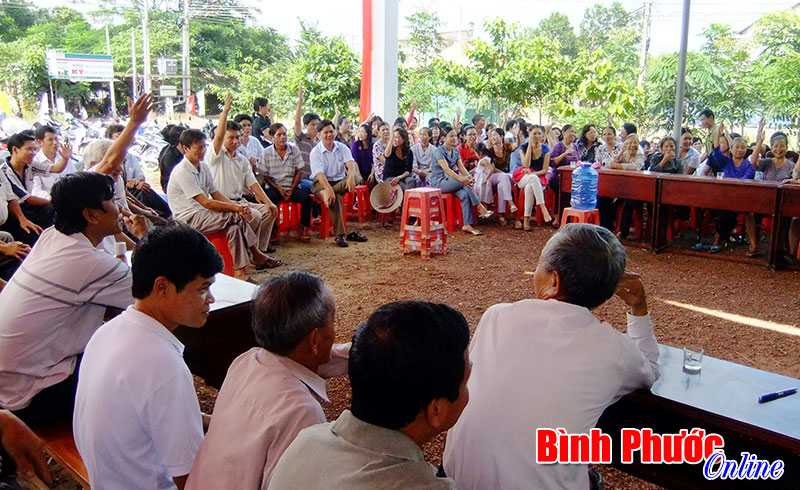 Để thu h&uacute;t người d&acirc;n đến họp tổ, ấp