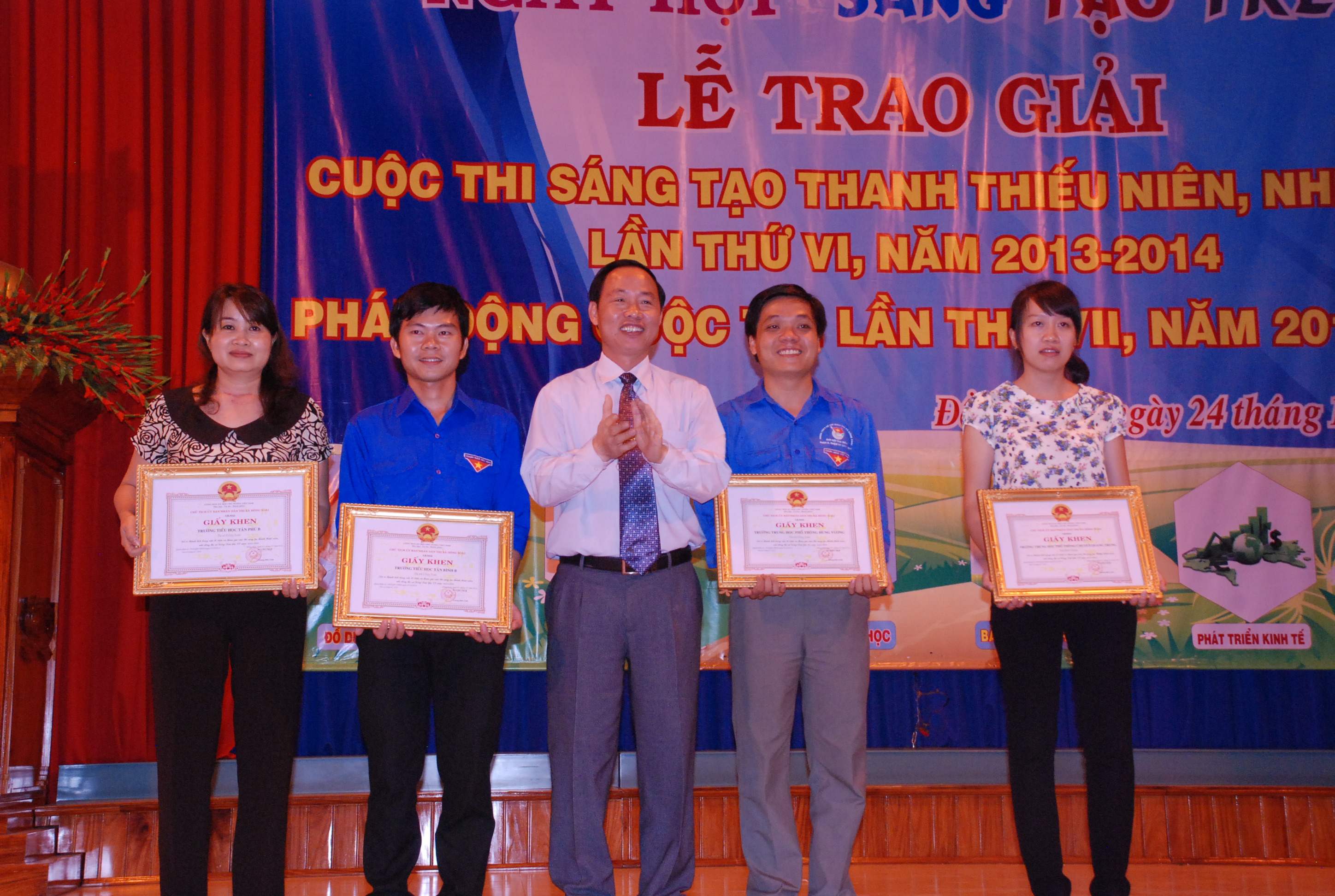 [Video] Lễ trao giải cuộc thi sáng tạo thanh thiếu niên, nhi đồng lần thứ VI, năm 2013 - 2014