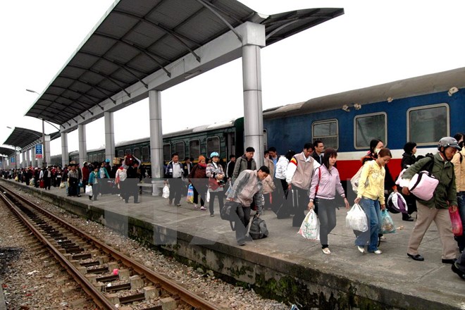 Bắt khẩn cấp đối tượng n&eacute;m xăng, đốt ph&ograve;ng b&aacute;n v&eacute; Ga Vinh