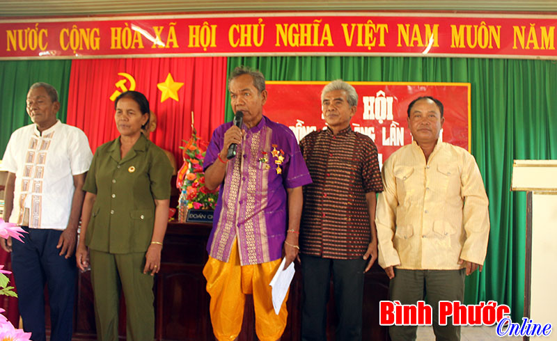 Gi&agrave; l&agrave;ng Lộc Hưng l&agrave;m theo lời B&aacute;c