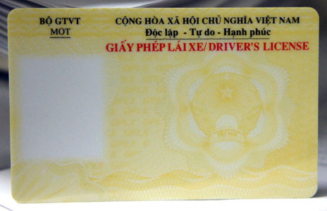 Lộ trình chuyển đổi giấy phép lái xe ôtô bằng vật liệu PET