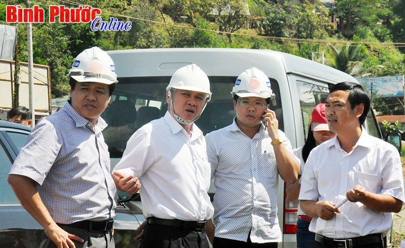 Ph&oacute; chủ tịch UBND tỉnh Nguyễn Văn Lợi kiểm tra GPMB đường Hồ Ch&iacute; Minh