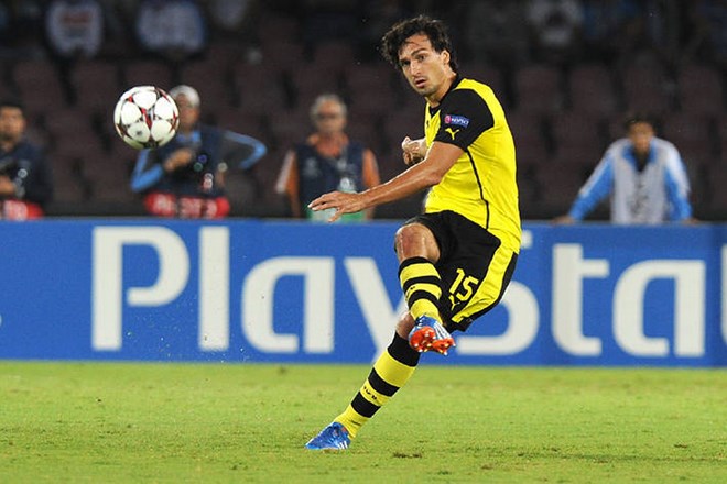Chuyển nhượng tối 26-12: M.U có Hummels, Bale giá "trên trời"?