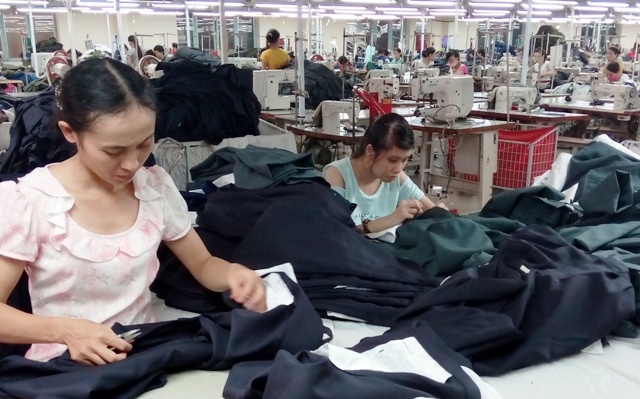 Phải lấy &yacute; kiến x&acirc;y dựng ch&iacute;nh s&aacute;ch về lao động