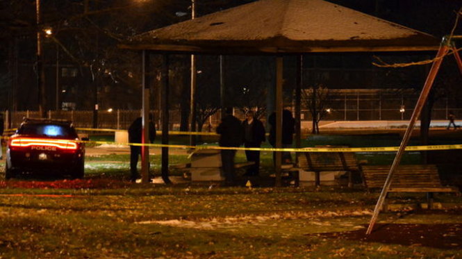 Cảnh sát Mỹ bắn chết cậu bé 12 tuổi cầm súng giả