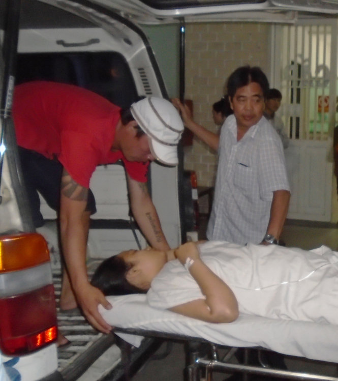 Người y&ecirc;u cũ của con tạt axit mẹ