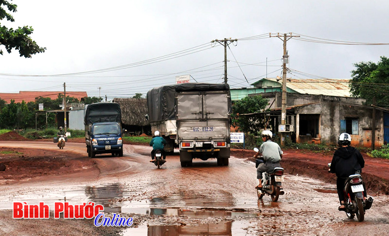 Khó thu phí bảo trì đường bộ với xe máy