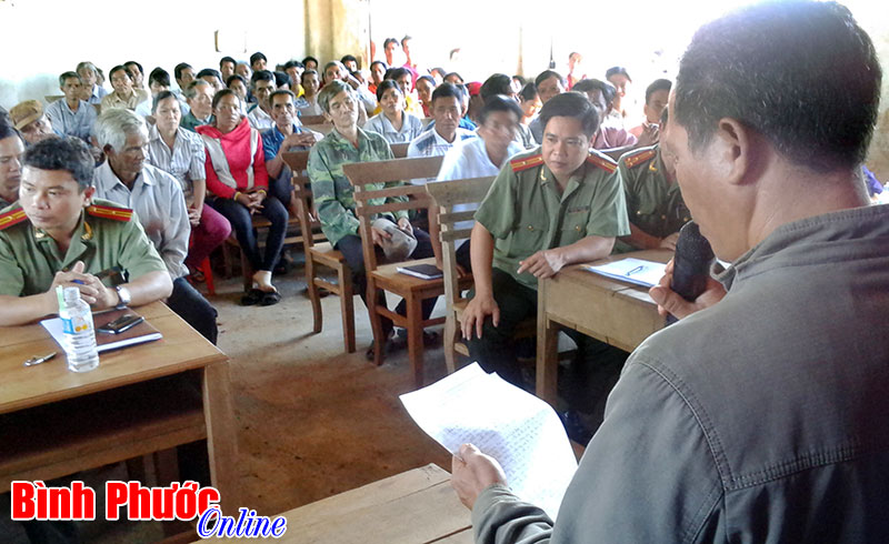 Tiếp tục kiểm điểm trước d&acirc;n c&aacute;c đối tượng bị Fulro lưu vong l&ocirc;i k&eacute;o