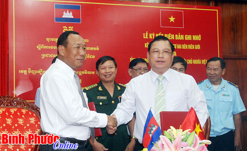 K&yacute; bi&ecirc;n bản ghi nhớ kết nghĩa cụm d&acirc;n cư bi&ecirc;n giới