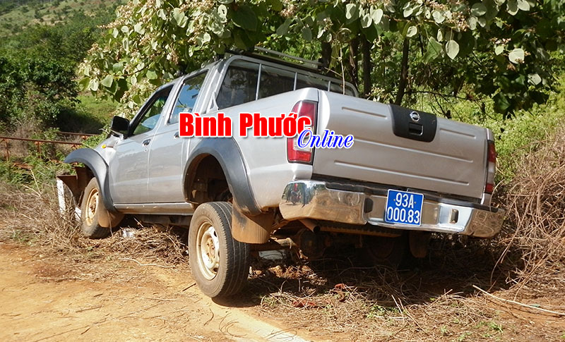 L&acirc;m tặc ch&eacute;m kiểm l&acirc;m Vườn quốc gia B&ugrave; Gia Mập