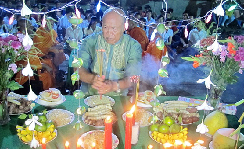 Nét đặc sắc lễ hội Ok Om Bok