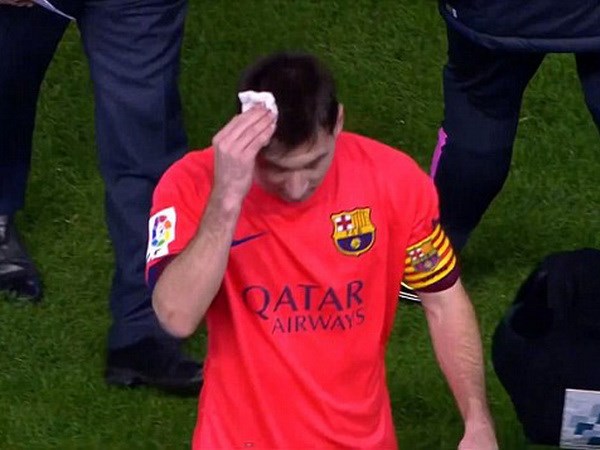 "Không thể đối xử với Messi như một kẻ lừa đảo, một thằng hề"
