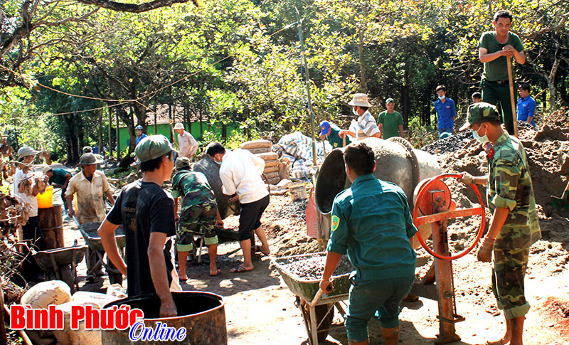 LLVT huyện Bù Đăng: Chung sức xây dựng nông thôn mới