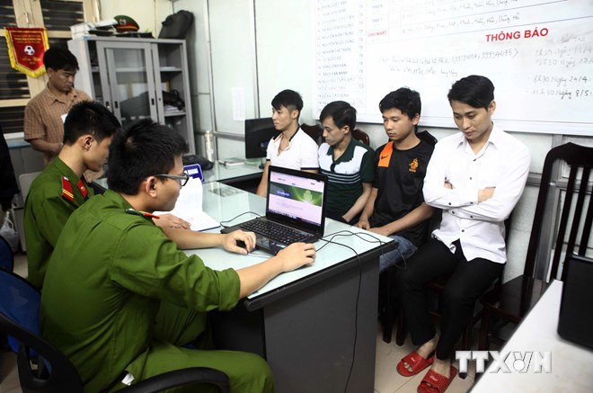 Triệt ph&aacute; ổ nh&oacute;m tội phạm chuy&ecirc;n lừa đảo qua mạng x&atilde; hội