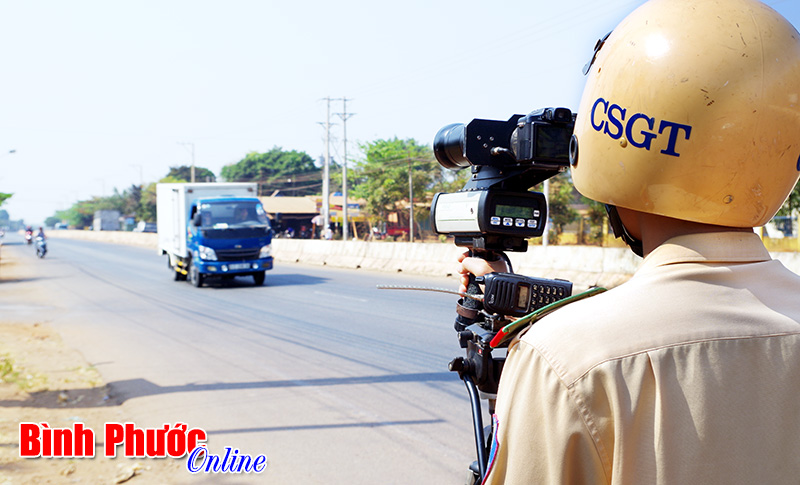 Lực lượng CSGT tấn c&ocirc;ng trấn &aacute;p tội phạm