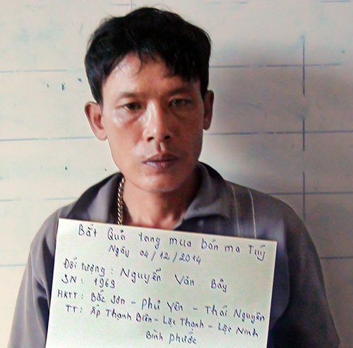 Bắt đối tượng bu&ocirc;n b&aacute;n ma t&uacute;y