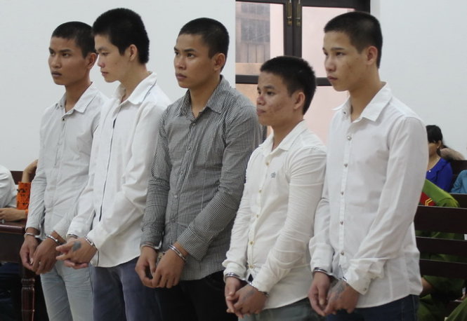 5 bị c&aacute;o giết người, đốt x&aacute;c l&atilde;nh &aacute;n t&ugrave;