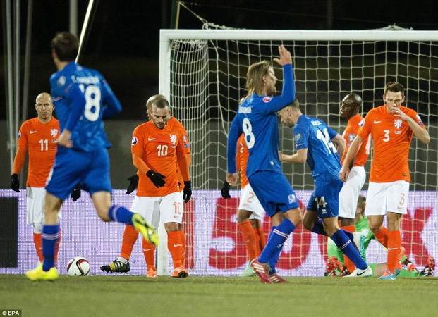 Kết quả: Hà Lan nếm cay đắng trước Iceland, Italy mất ngôi đầu