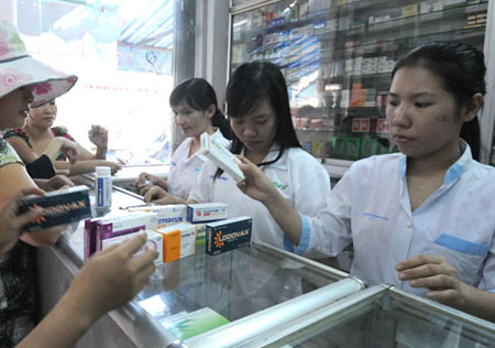 Phòng khám tư phải báo cáo đơn thuốc do mình kê