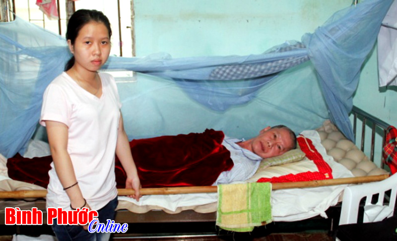 Người trông coi tượng đài Phú Riềng Đỏ mong được giúp đỡ