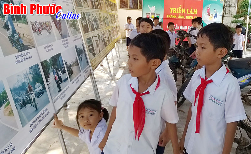 Nha B&iacute;ch triển l&atilde;m an to&agrave;n giao th&ocirc;ng