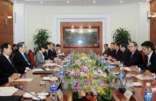  Đo&agrave;n đại biểu Đảng Cộng sản v&agrave; Ch&iacute;nh hiệp Trung Quốc thăm Việt Nam 