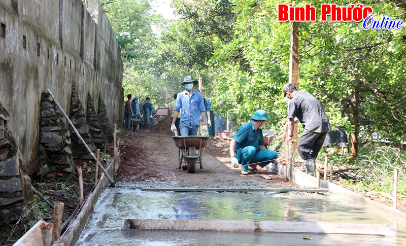 Huy động sức dân trong xây dựng nông thôn mới - Cách làm hay ở Minh Hưng