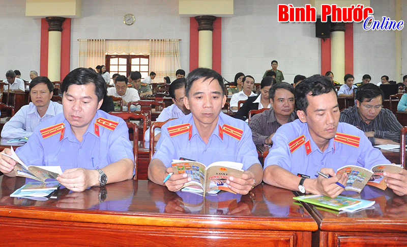 Phổ biến ph&aacute;p luật về quốc tịch, c&ocirc;ng chứng, h&ocirc;n nh&acirc;n v&agrave; gia đ&igrave;nh