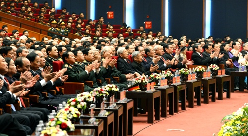 S&aacute;ng kh&iacute; ph&aacute;ch anh h&ugrave;ng, ngời tấm l&ograve;ng Trung-Hiếu