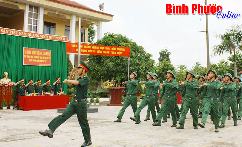 Lực lượng vũ trang B&igrave;nh Phước ph&aacute;t huy truyền thống Anh h&ugrave;ng