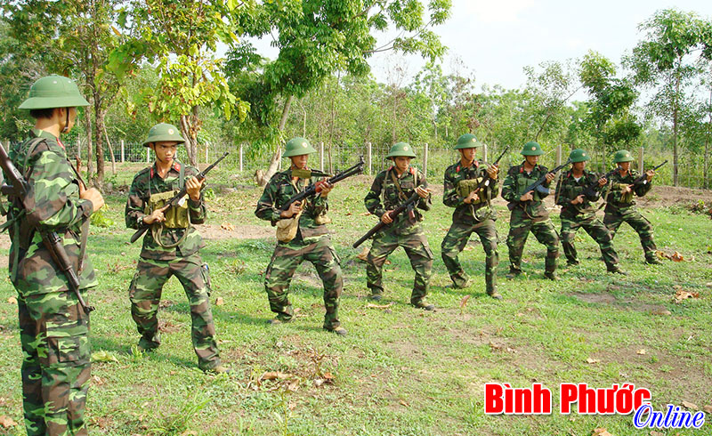 Huấn luyện tại Tiểu đo&agrave;n 208