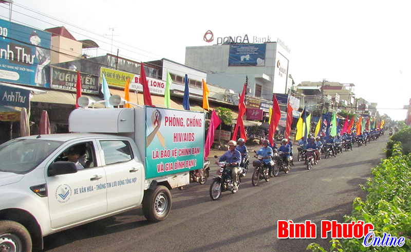Ra quân hưởng ứng Tháng hành động quốc gia về phòng chống HIV/AIDS