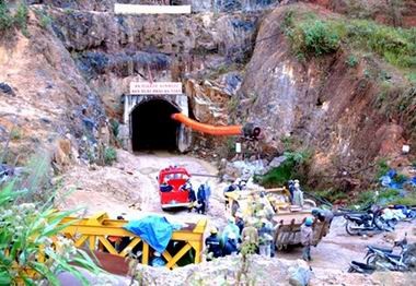 C&ocirc;ng điện Thủ tướng: Huy động mọi lực lượng cứu nạn sự cố sập hầm