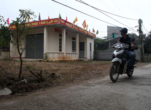 Ph&aacute;t hiện 2 điện thoại của nữ trưởng ph&ograve;ng bị s&aacute;t hại d&atilde; man