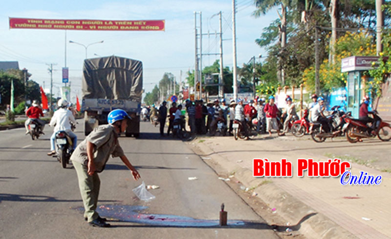 Va chạm với ô tô tải, người đi xe đạp điện tử vong