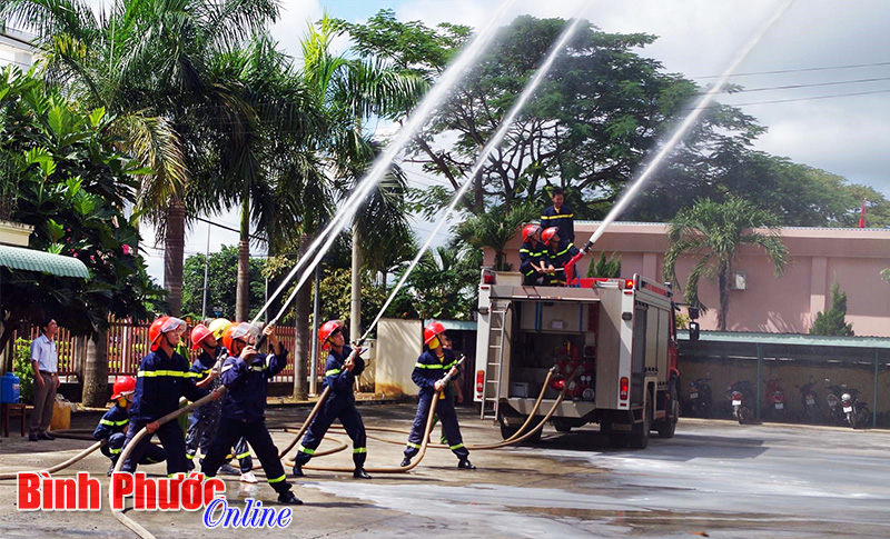 Thực tập chữa ch&aacute;y tại Ng&acirc;n h&agrave;ng Nh&agrave; nước tỉnh