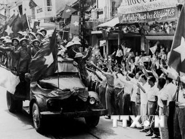 60 năm Giải ph&oacute;ng Thủ đ&ocirc;: Vẹn nguy&ecirc;n kh&aacute;t vọng h&ograve;a b&igrave;nh