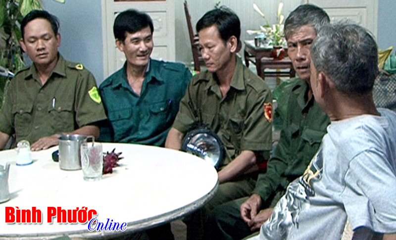 Tổ an ninh tự quản ở x&atilde; Đồng Nơ khi người d&acirc;n c&ugrave;ng hướng đến một mục ti&ecirc;u