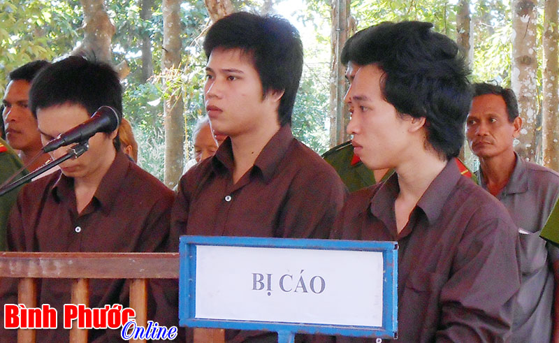 Trộm, cướp t&agrave;i sản l&atilde;nh 21 năm 6 th&aacute;ng t&ugrave;