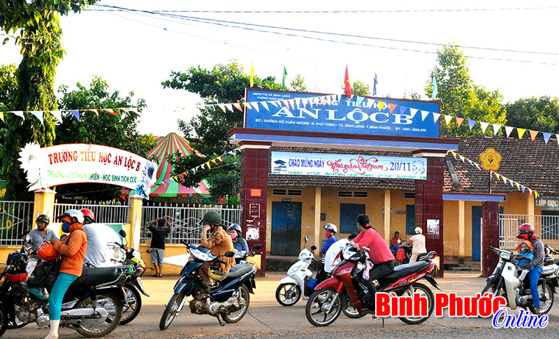 Chủ tịch UBND tỉnh chỉ đạo xử lý việc xã hội hóa tại trường An Lộc B và nhân viên thanh tra Sở Y tế bị bắt