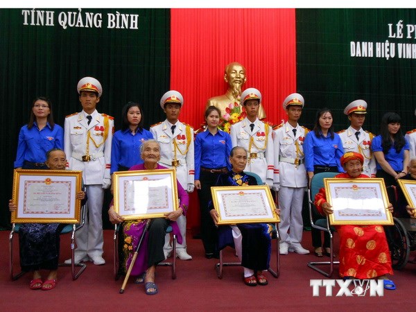 Mẹ liệt sĩ tái giá được xét tặng “Bà mẹ Việt Nam anh hùng”