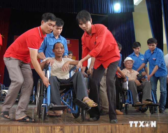 Đại biểu Quốc hội t&aacute;n th&agrave;nh ph&ecirc; chuẩn hai C&ocirc;ng ước của LHQ